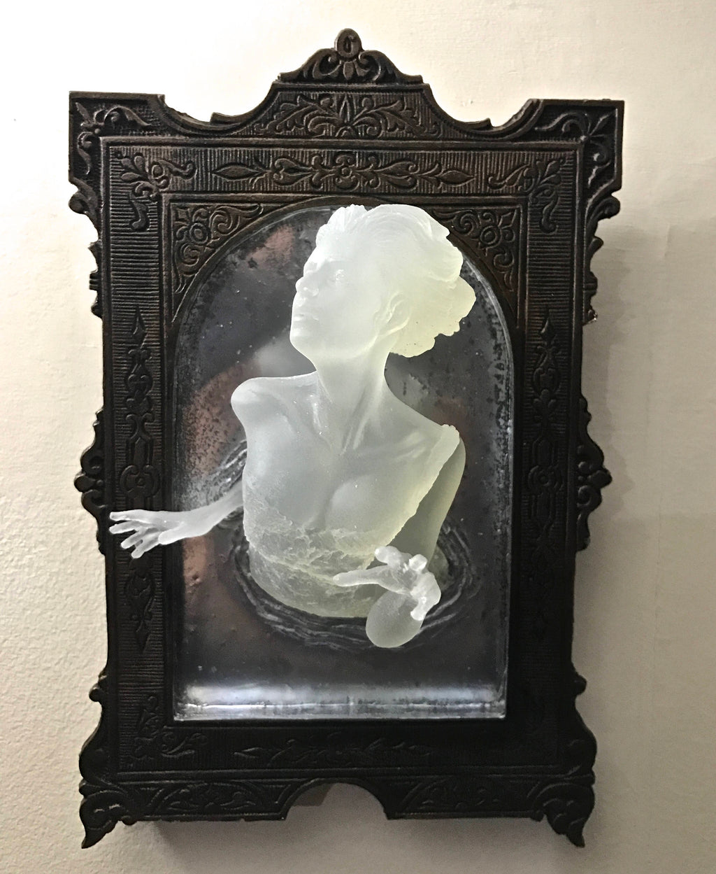 Spooky Glow-in-the-Dark "Ghost in the Mirror" Plaque
