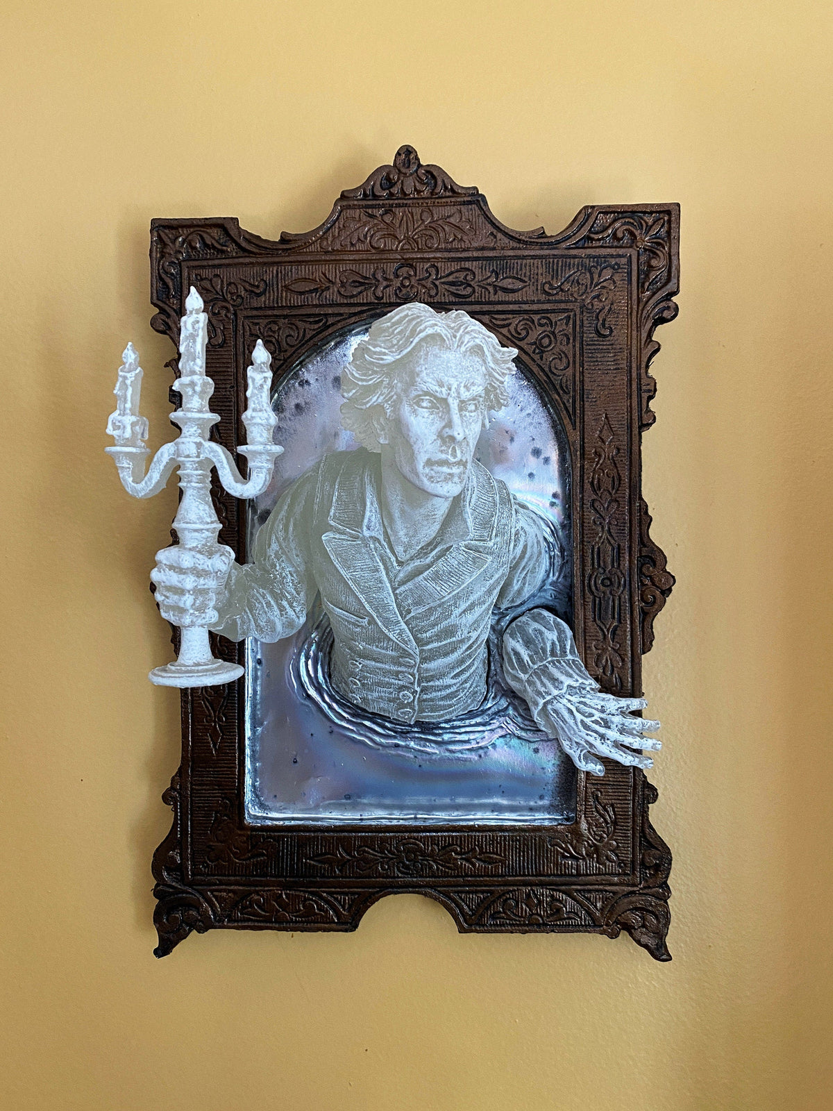 Spooky "Gentleman Ghost" in the Mirror Plaque (Large)
