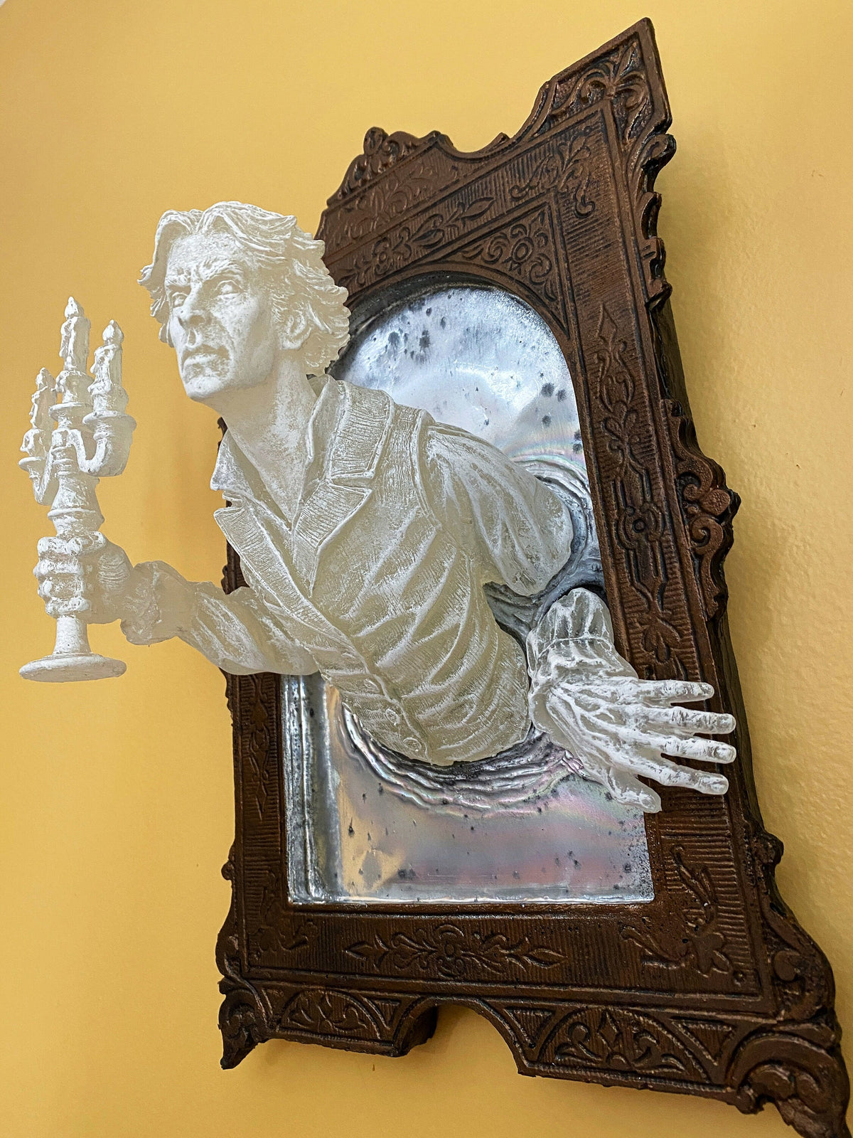 Spooky "Gentleman Ghost" in the Mirror Plaque (Large)