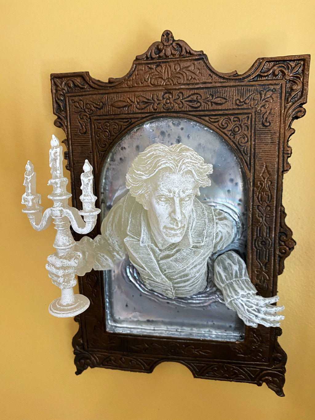 Spooky "Gentleman Ghost" in the Mirror Plaque (Large)