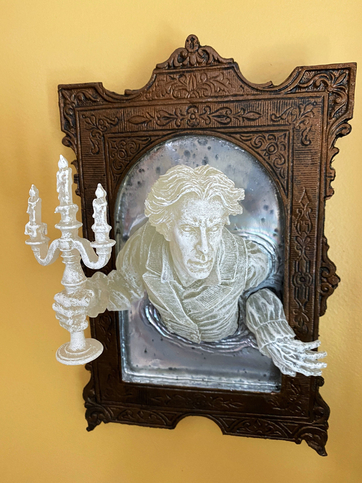 Spooky "Gentleman Ghost" in the Mirror Plaque (Large)