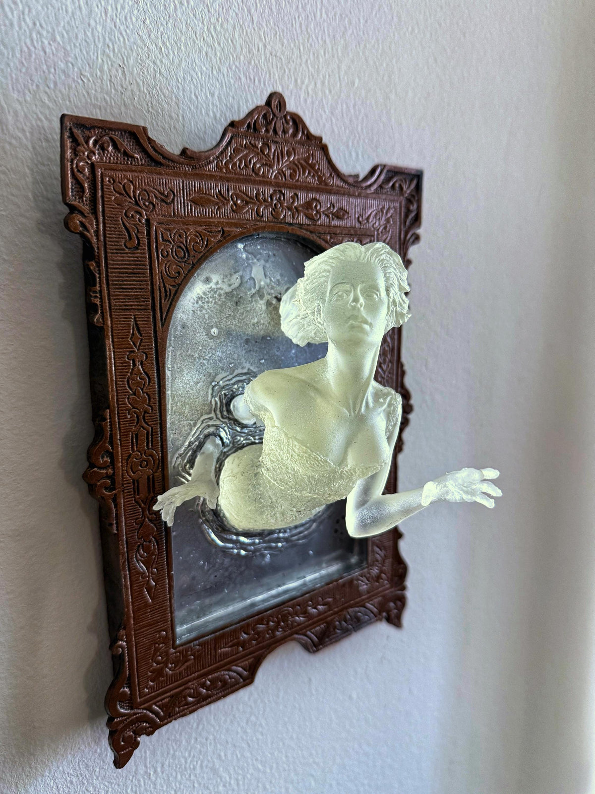 Spooky Glow-in-the-Dark "Ghost in the Mirror" Plaque